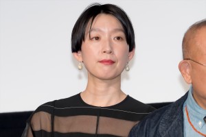 江口のりこ、映画『あまろっく』完成披露舞台挨拶に登場