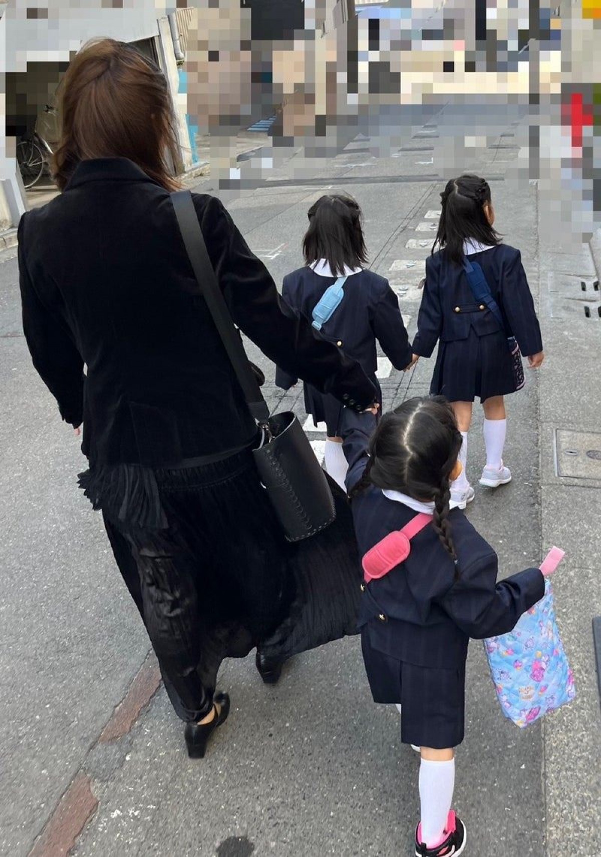 ノンスタ石田、双子長女･次女の卒園にしみじみ「小学校に行くんだって。信じられないなぁ」