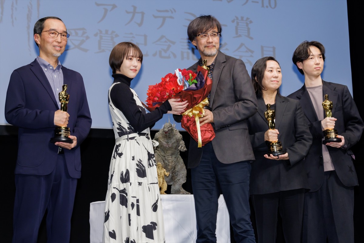 浜辺美波、『ゴジラ-1.0』アカデミー賞受賞を祝福　オスカー像は「思っていたよりすっごく重たい」