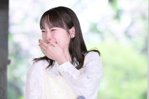 川栄李奈、映画『ディア・ファミリー』家族決起会見に登場