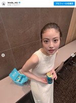 ビール缶を手に白ワンピース姿の今田美桜　※「今田美桜」インスタグラム