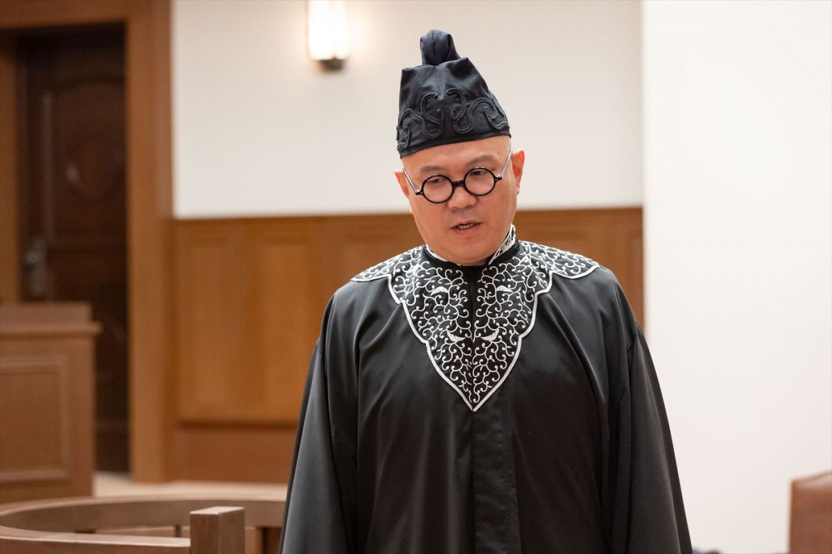 シソンヌ、コンビで朝ドラ登場！　『虎に翼』ゲスト出演者発表