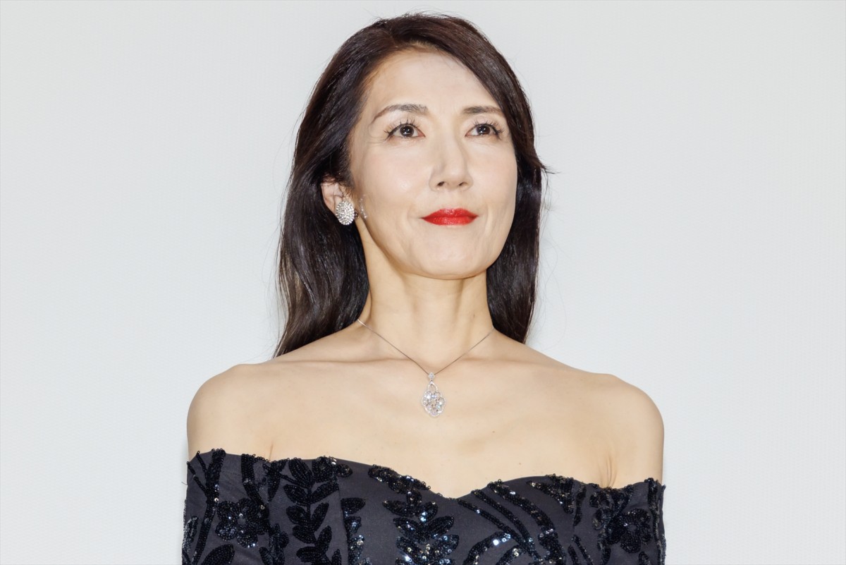 舘ひろし＆柴田恭兵、2人の関係は「もう夫婦でした」壇上でのハグに大歓声