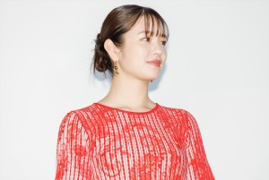 横田真悠、映画『言えない秘密』完成披露試写会に登場