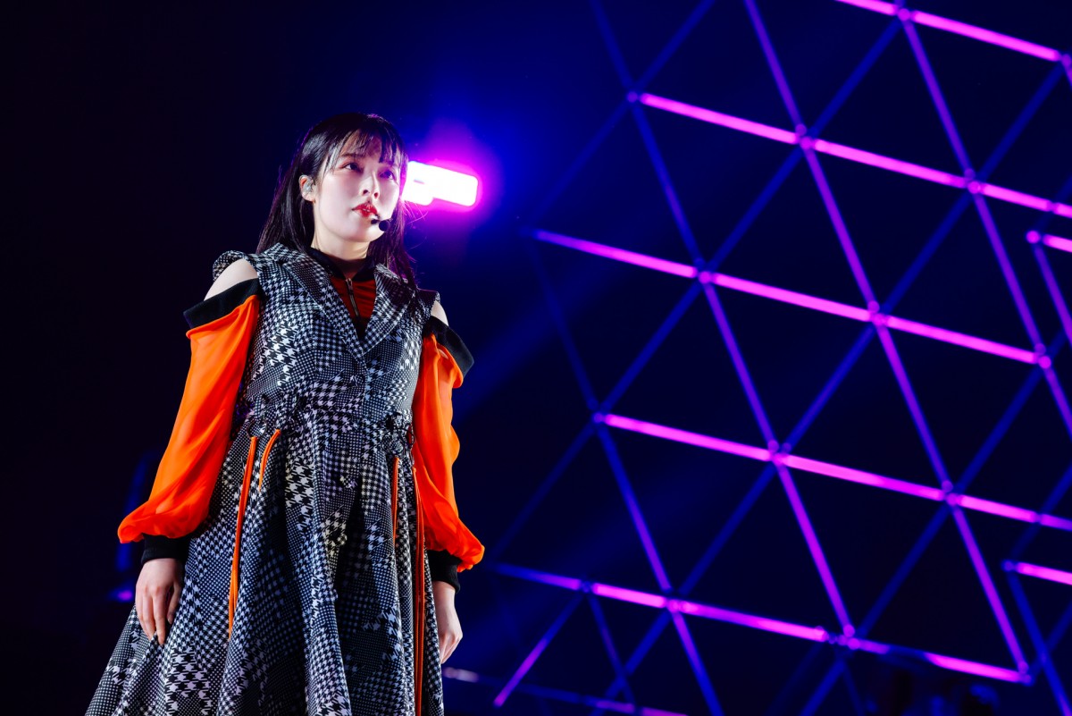 櫻坂46「BACKS LIVE!!」“表題曲なし”の挑戦的セットリスト　12人が熱いパフォーマンス