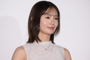 中村ゆり、劇場版『鬼平犯科帳 血闘』初日舞台挨拶に登場