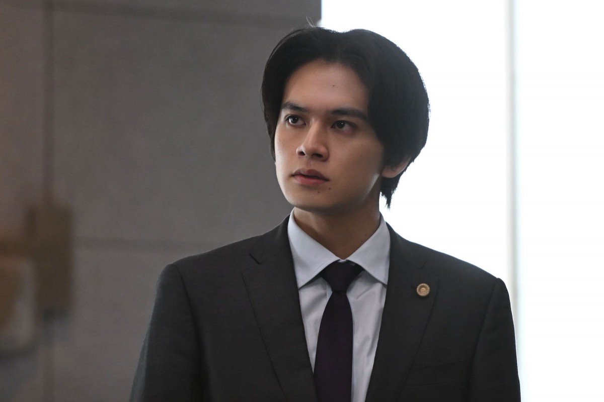 『アンチヒーロー』第6話　“明墨”長谷川博己、政治家のスキャンダル記事を書いていた編集者の弁護を担当