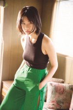 河合優実が登場する「週刊ビッグコミックスピリッツ」25号誌面カット