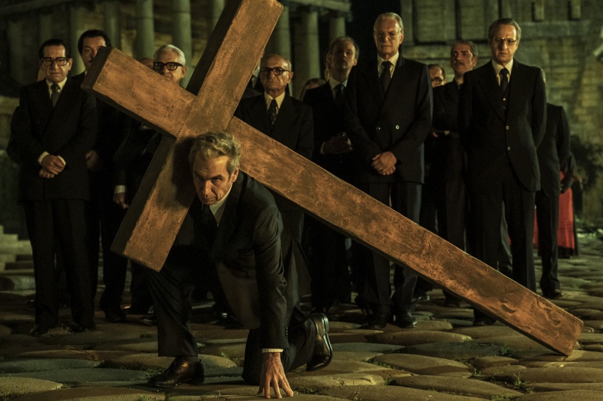 国家揺るがす元首相の誘拐事件の真相描く―映画『夜の外側 イタリアを震撼させた55日間』本予告解禁