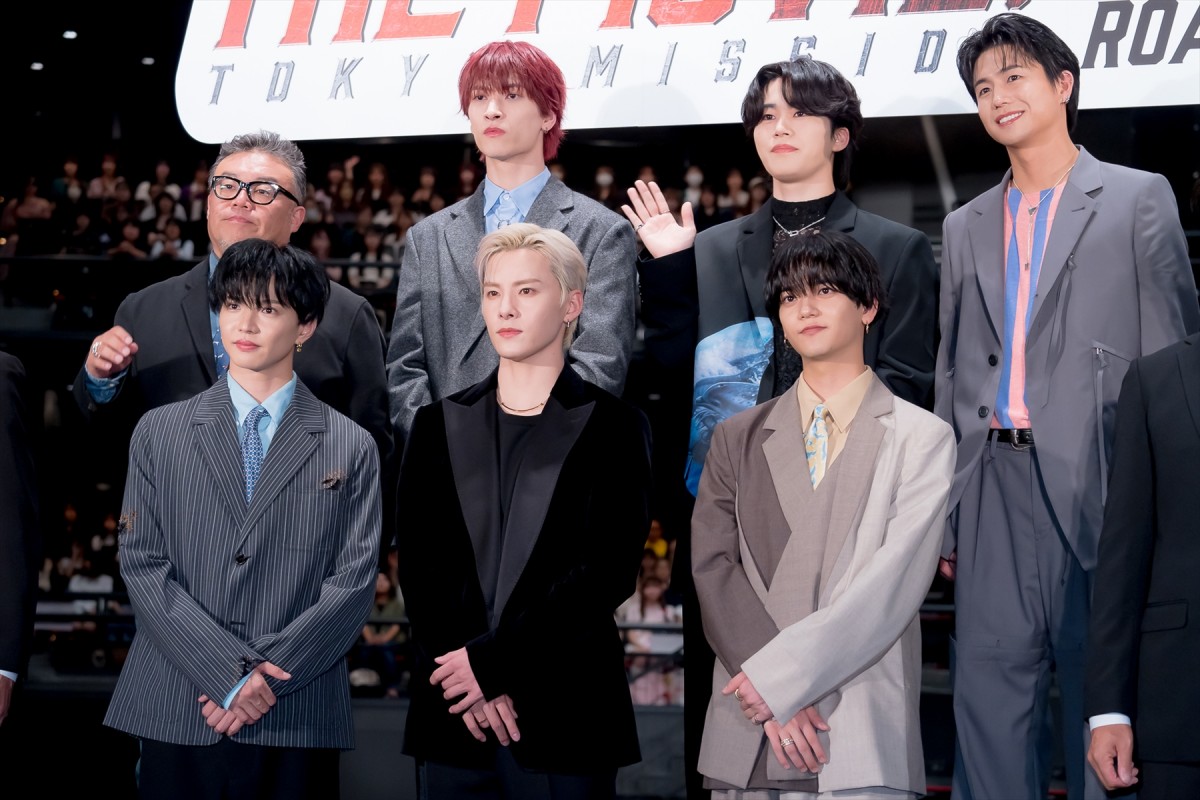 JO1＆FANTASTICS、レッドカーペットを全力疾走　川西拓実「楽しい！」と笑顔