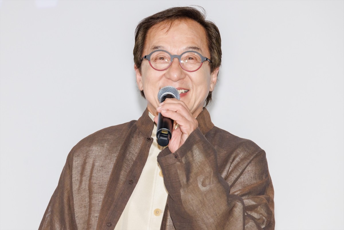 ジャッキー・チェン、13年ぶり来日で“生歌唱”　酔拳も披露しファン歓声