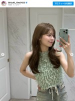 透明感あふれるノースリーブ姿の石崎日梨　※「石崎日梨」インスタグラム