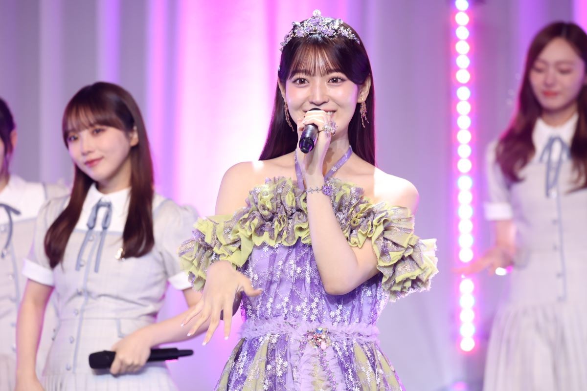 乃木坂46・阪口珠美＆清宮レイの卒業セレモニー開催　ドレス＆スーツスタイルで登場