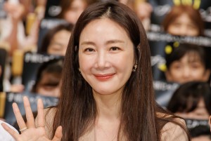 チェ・ジウ、日曜劇場『ブラックペアン シーズン2』第1話プレミアム試写会＆舞台挨拶に登場