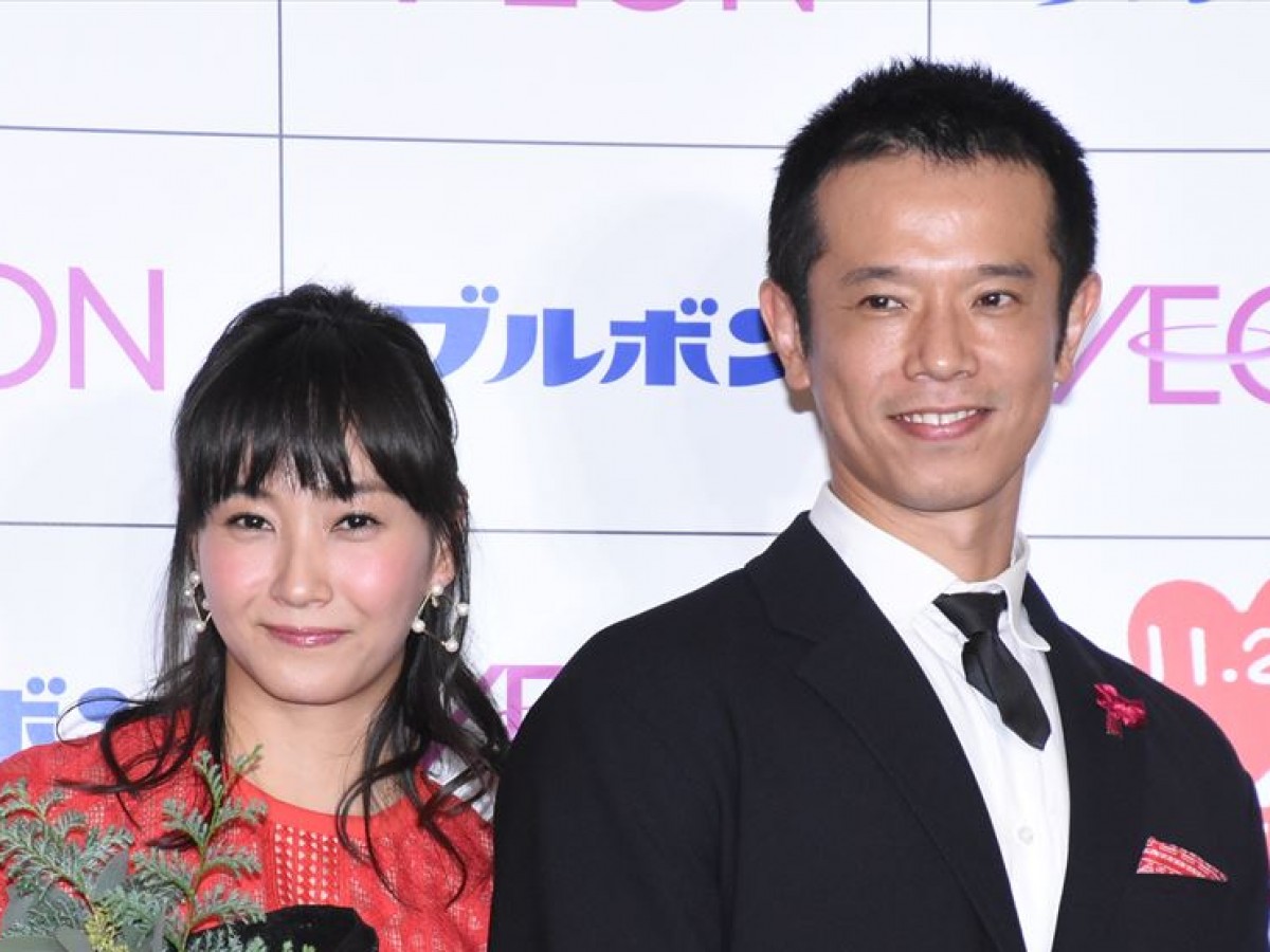 (左から)藤本美貴、庄司智春(2018年撮影)