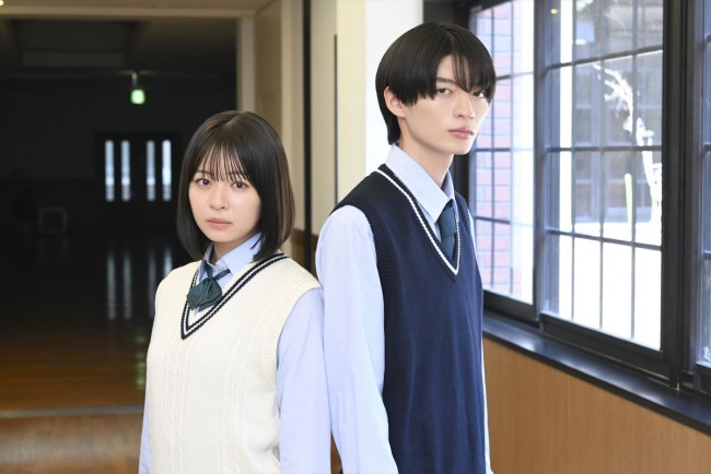 ドラマ『3年C組は不倫してます。』(左から)主演・莉子、共演の杢代和人(原因は自分にある。)