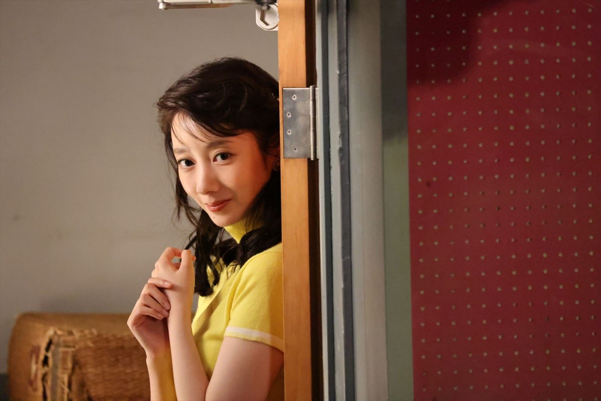 伊藤淳史×波瑠共演、24時間テレビ27・SPドラマ『欽ちゃんのスミちゃん』場面写真初公開！　予告も到着