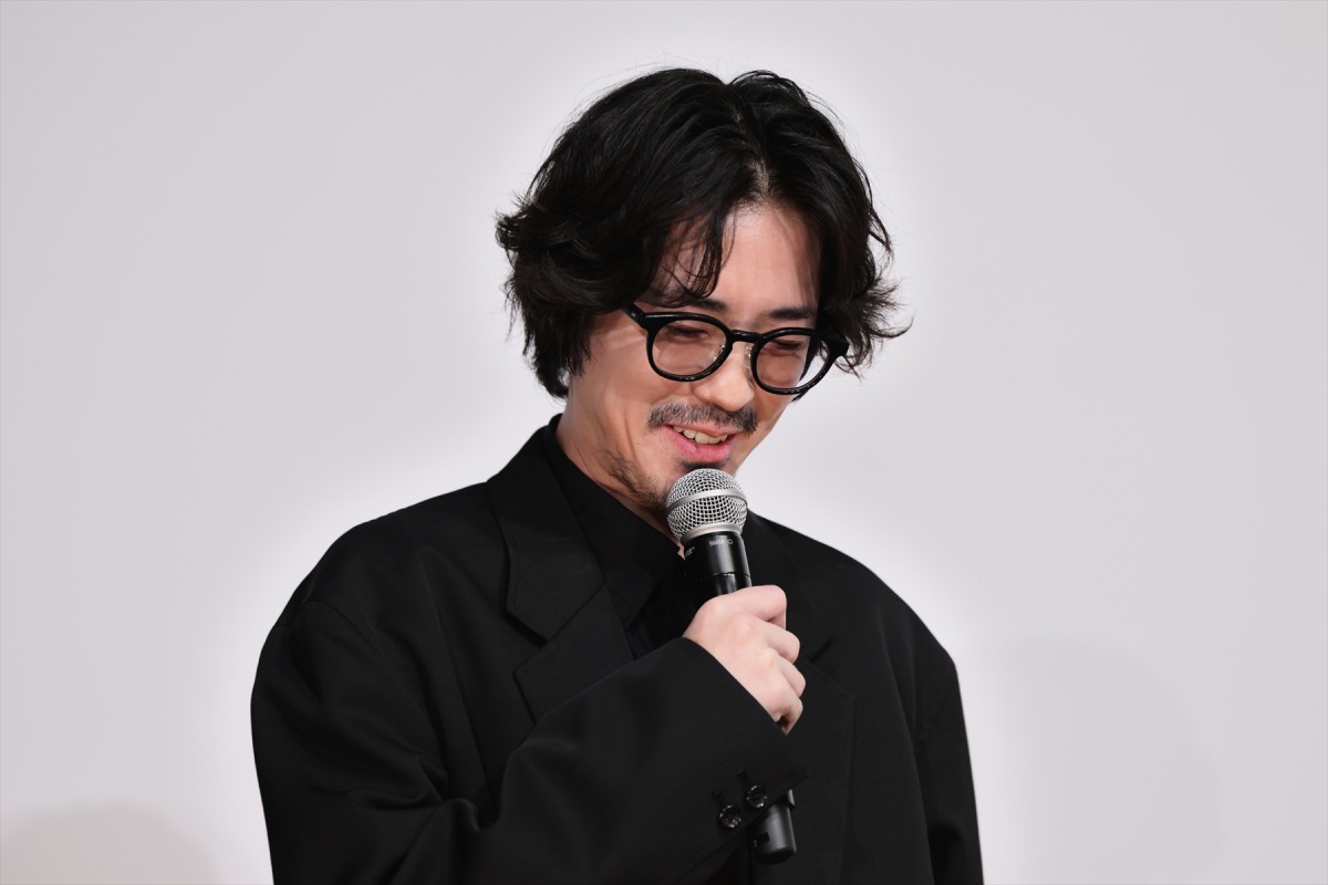 池松壮亮、スケートに大苦戦「未来のオリンピアンたちに笑われながら」