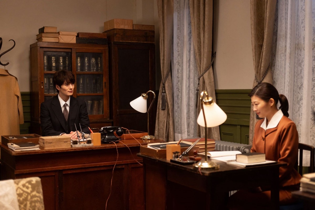 『虎に翼』“寅子”伊藤沙莉＆“航一”岡田将生、ぎこちないキスに視聴者キュン「初恋みたい」
