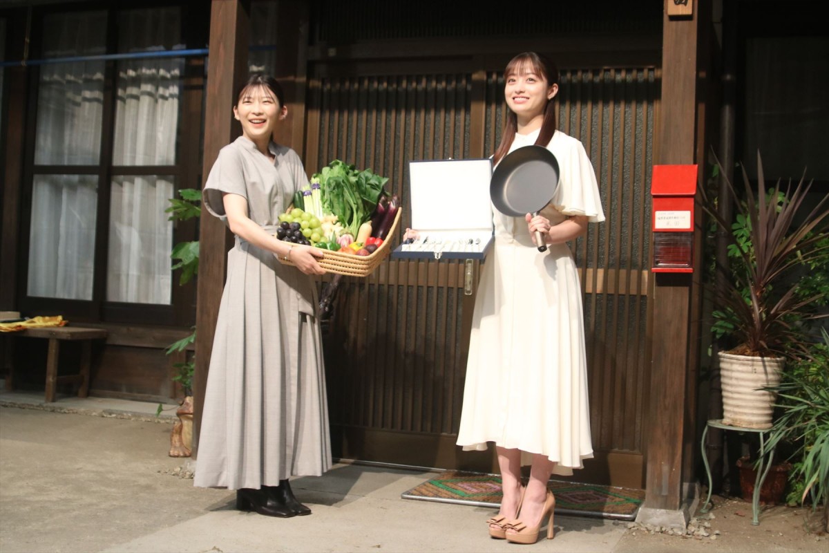 伊藤沙莉＆橋本環奈、本日初対面！　“朝ドラ”バトンタッチセレモニーで、お互いの第一印象を語る