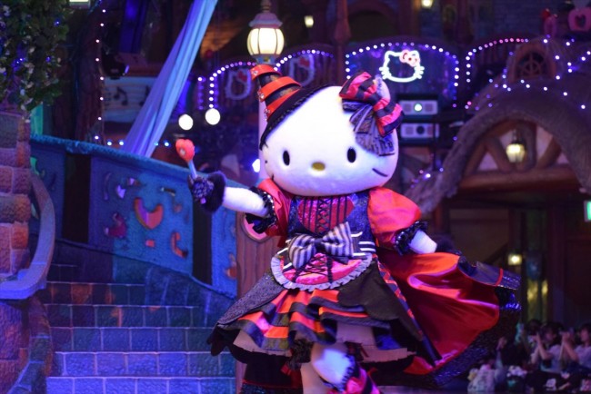 写真）ハローキティたちが“魔女コスチューム”で集結！ ピューロ