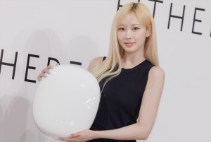 aespa・GISELLE、「EITHER＆ 日本初上陸記念・ブランドミューズ就任発表会」に登場