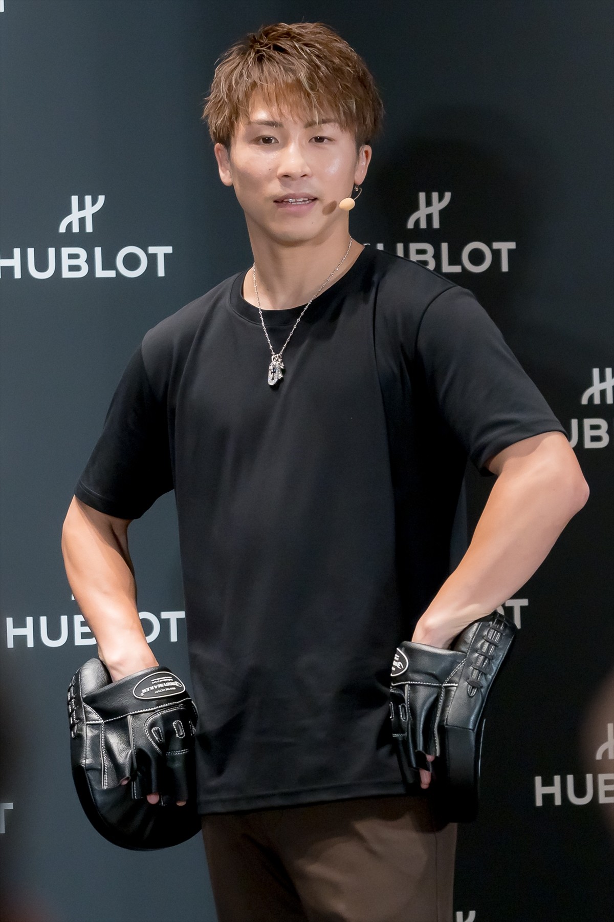 山崎賢人、井上尚弥選手の指導のもとミット打ちに挑戦「貴重な挑戦の時間でした」