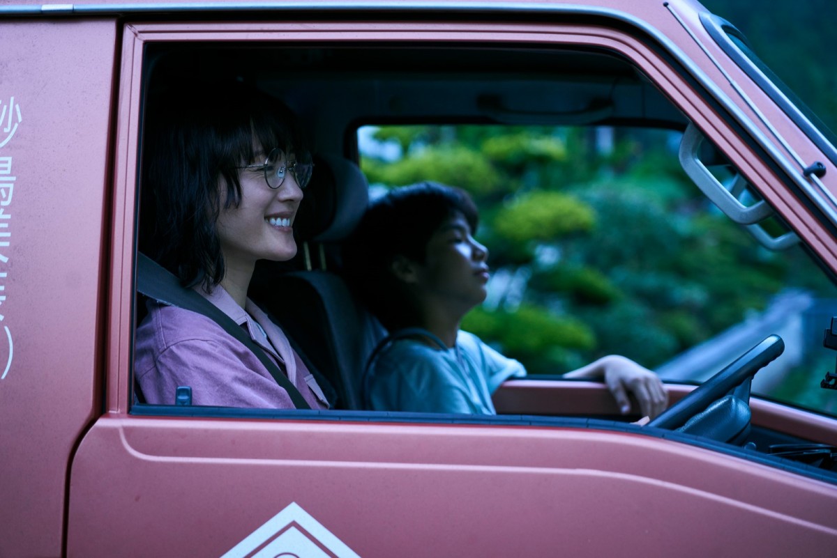 『ルート29』初共演の綾瀬はるか＆大沢一菜の“おとなの夏休み”切り取る場面写真公開