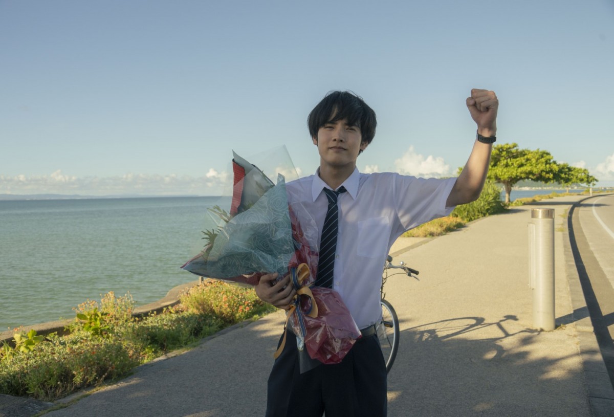 映画『366日』赤楚衛二＆上白石萌歌、沖縄でのクランクアップ映像、オフショット解禁！