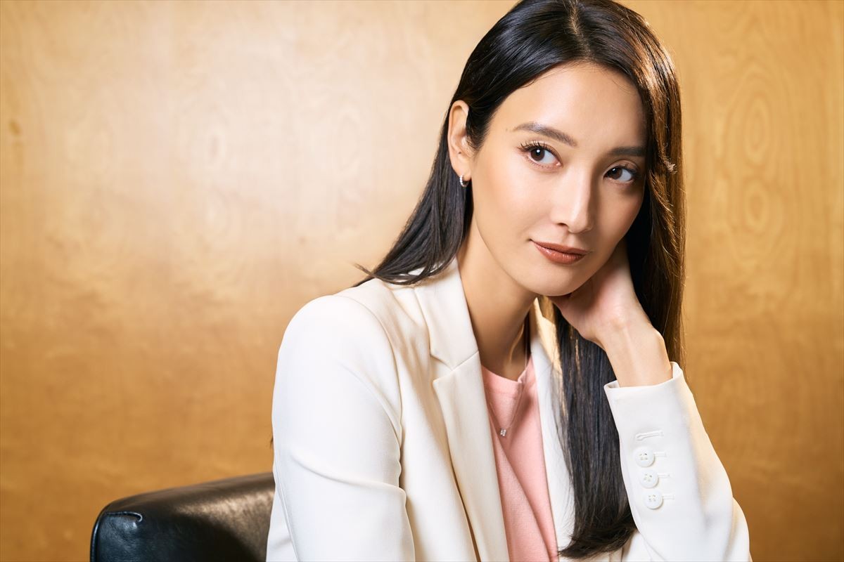 菜々緒、俳優業に行き詰まった時期も　人生を楽に生きるヒントは「流れに身を任せること」