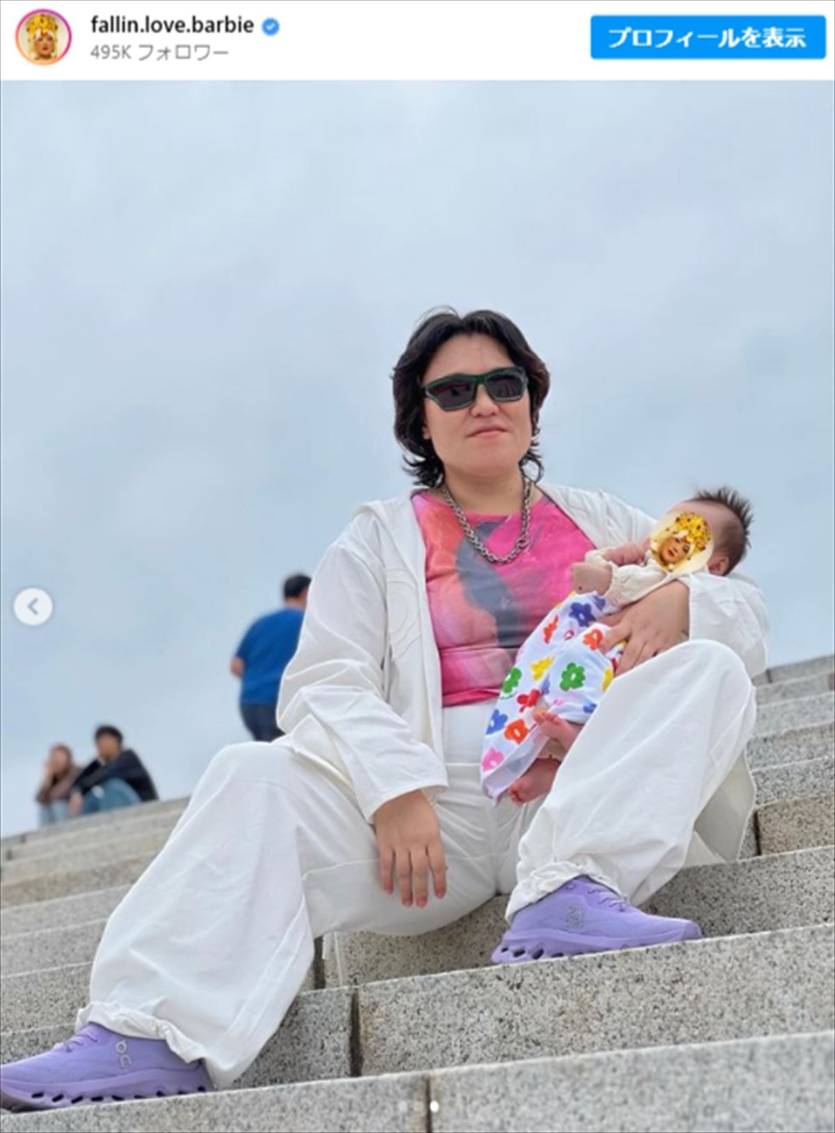  「Toshlさんですか？」　第1子出産のバービー、愛娘との2ショットに驚きの声「面白すぎ」「吹いた」