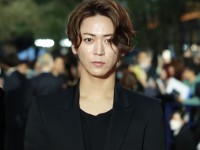 「第37回東京国際映画祭」オープニングレッドカーペットに登場した亀梨和也