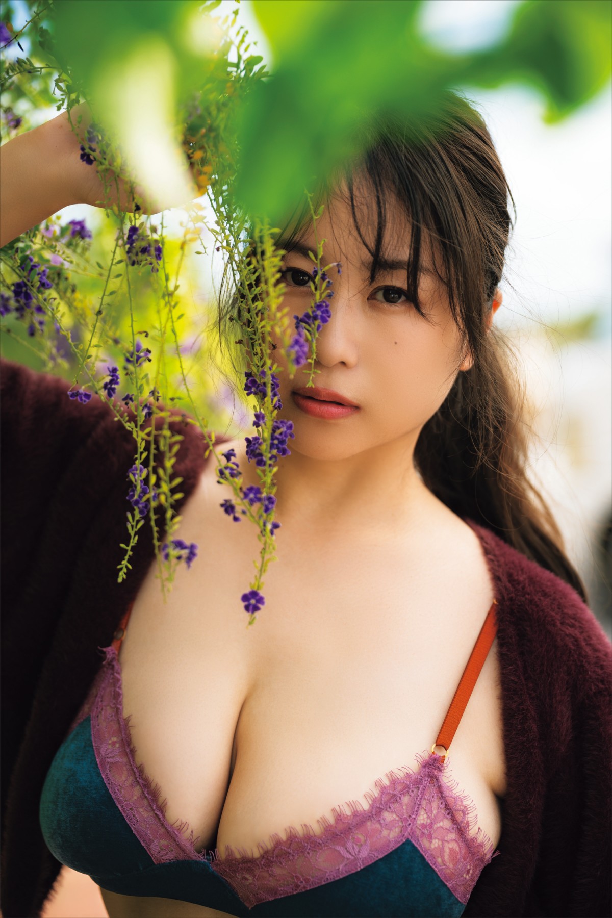 15kgダイエットに成功の35歳グラドル美女、“貝殻”にも挑戦！　8年ぶり写真集　