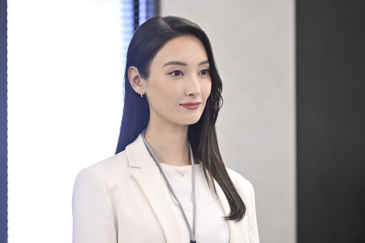 『無能の鷹』最終回、“鷹野”菜々緒らが所属する「TALON」営業部が閉鎖で全員解雇の危機