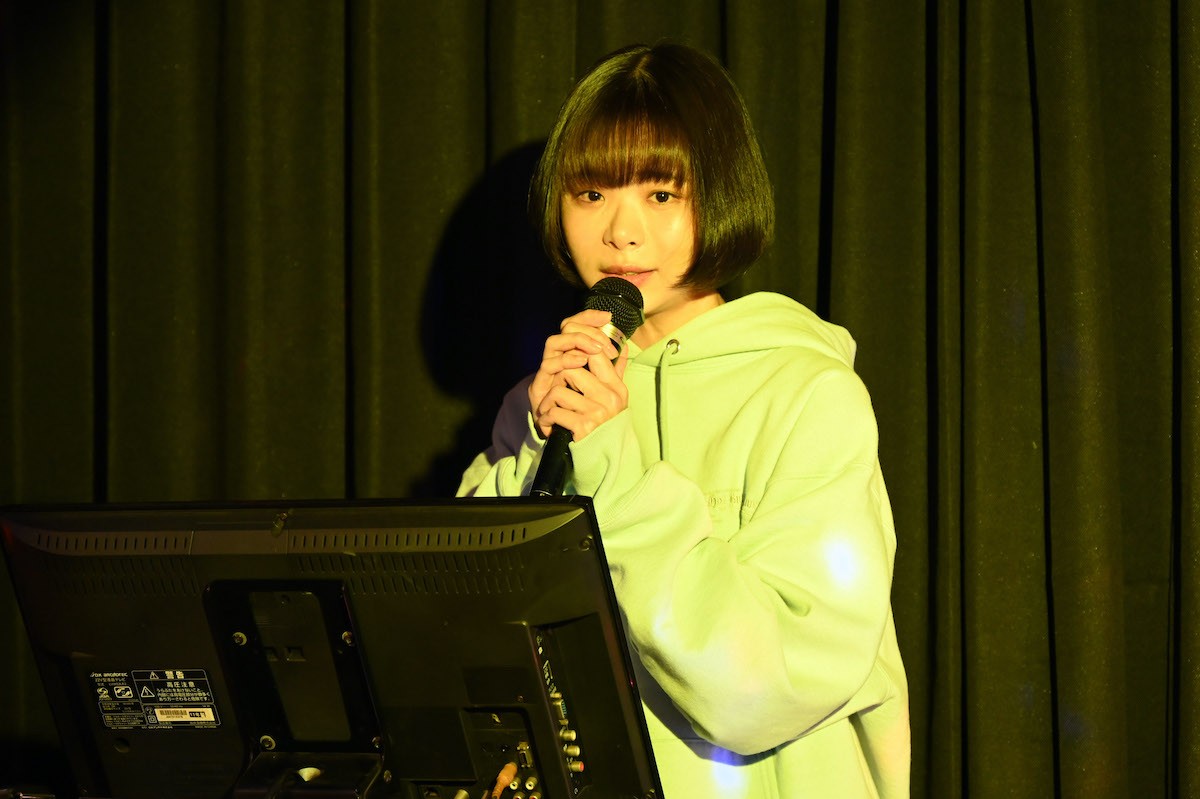 『モンスター』“亮子”趣里、カラオケ熱唱シーンに反響「上手すぎ」「さすが福来スズ子！」