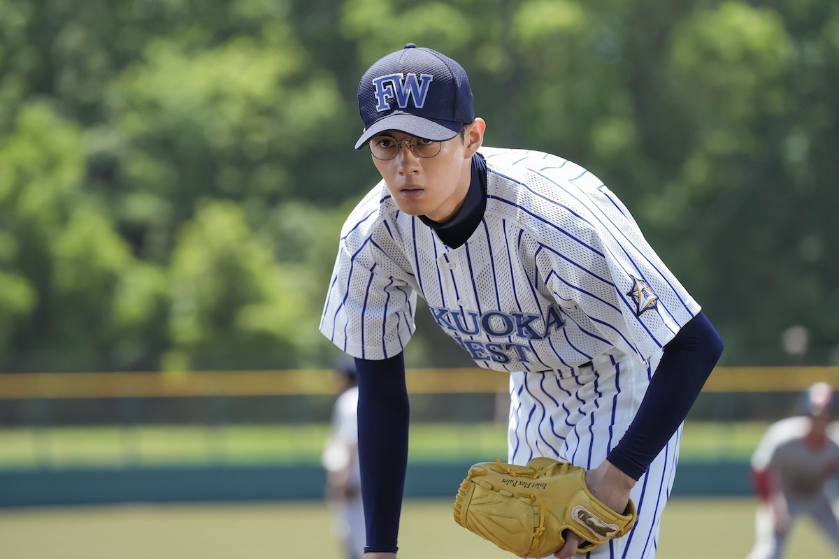 明日の『おむすび』“結”橋本環奈、仲間たちとパラパラで“翔也”佐野勇斗を応援