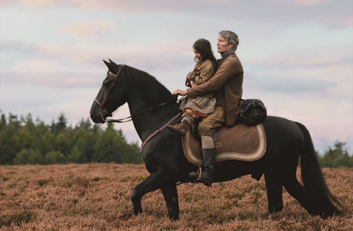 ＜本日誕生日＞マッツ・ミケルセンが59歳に！　主演最新作『愛を耕すひと』場面写真一挙解禁！