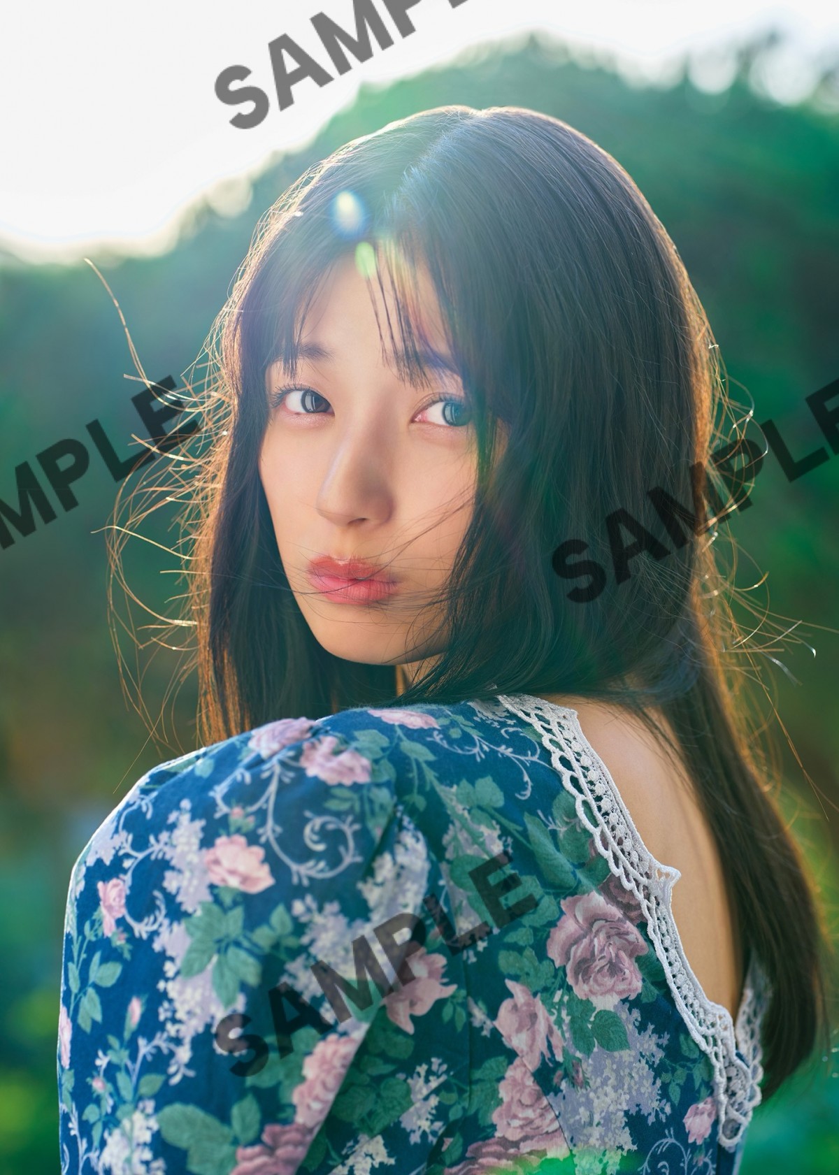 乃木坂46・五百城茉央、『魔女の宅急便』キキをイメージ！　1st写真集お気に入りカットを公開