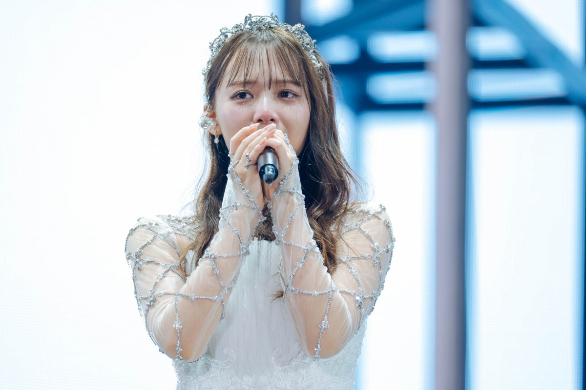 日向坂46・濱岸ひより、卒業セレモニーで涙「アイドルになる道を選んだことは間違ってなかった」