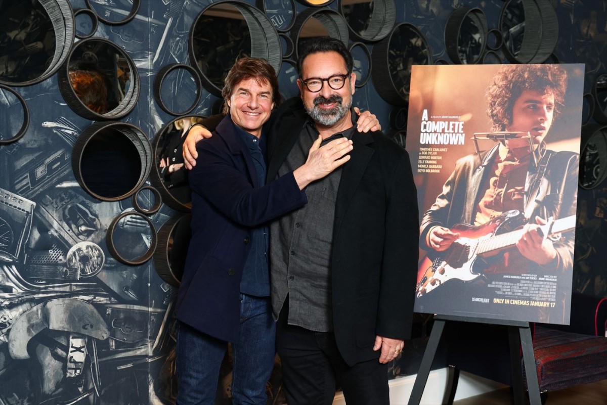 トム・クルーズ、映画『名もなき者』ロンドンプレミアに降臨！　ボブ・ディラン役の先輩としてティモシー・シャラメにバトン託す