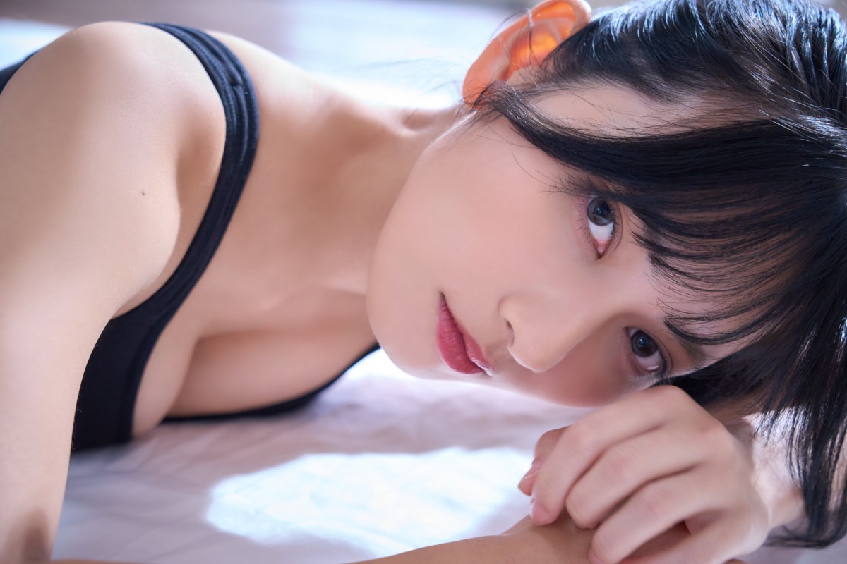 ブレイク必至のグラビア美女、美麗ショットの最新グラビアアザーカット！