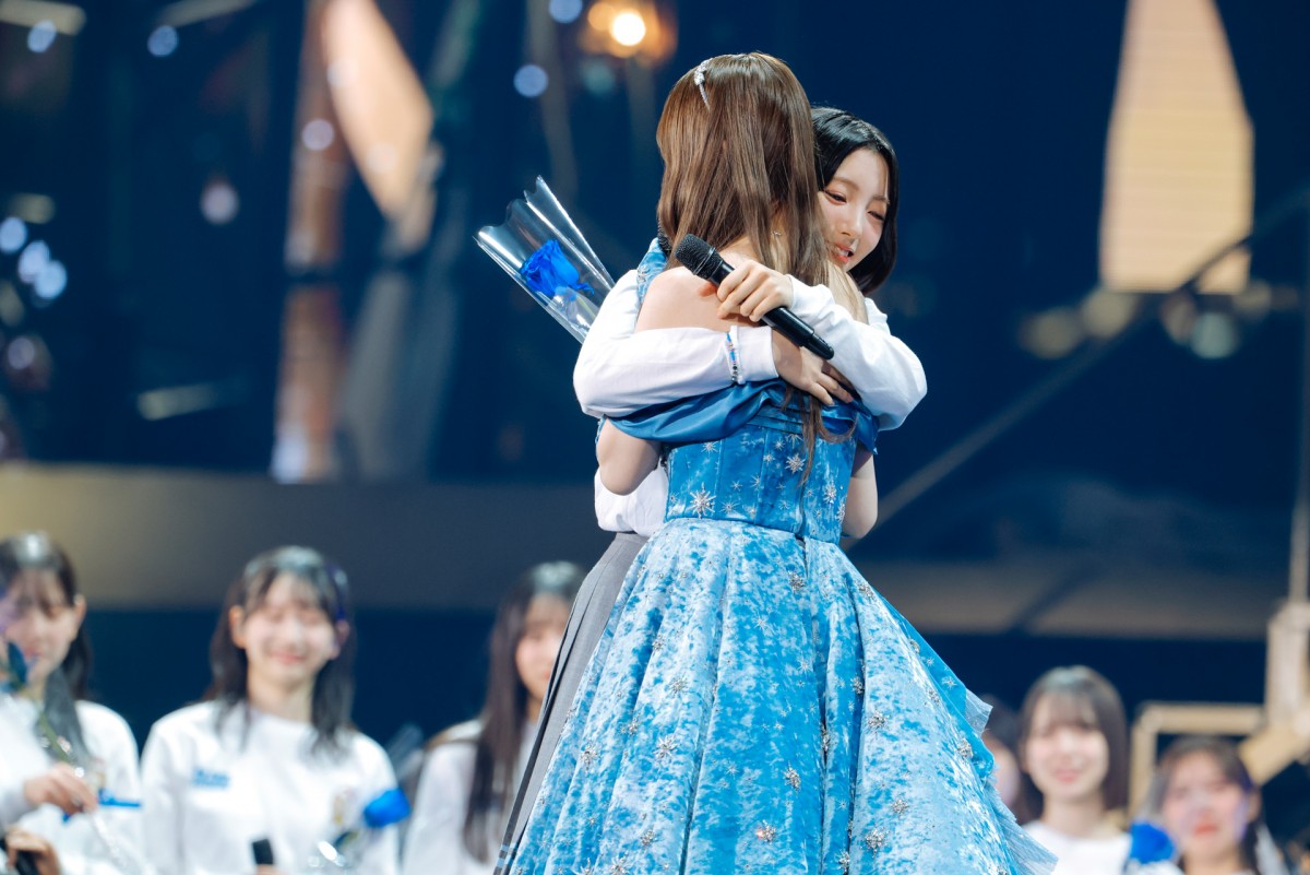 日向坂46、東京ドームライブ　卒業メンバー＆オードリーがサプライズ出演　新曲初披露も