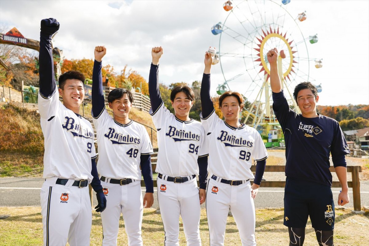 M‐1準優勝・バッテリィズ、佐藤隆太、鈴木福、高橋優斗、DeNA三浦大輔監らが野球対決に参戦！　あす放送『超アスリートvs芸能人』