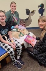 テイラー・スウィフト、小児病院入院中のファンにお揃いの服をクリスマスプレゼント