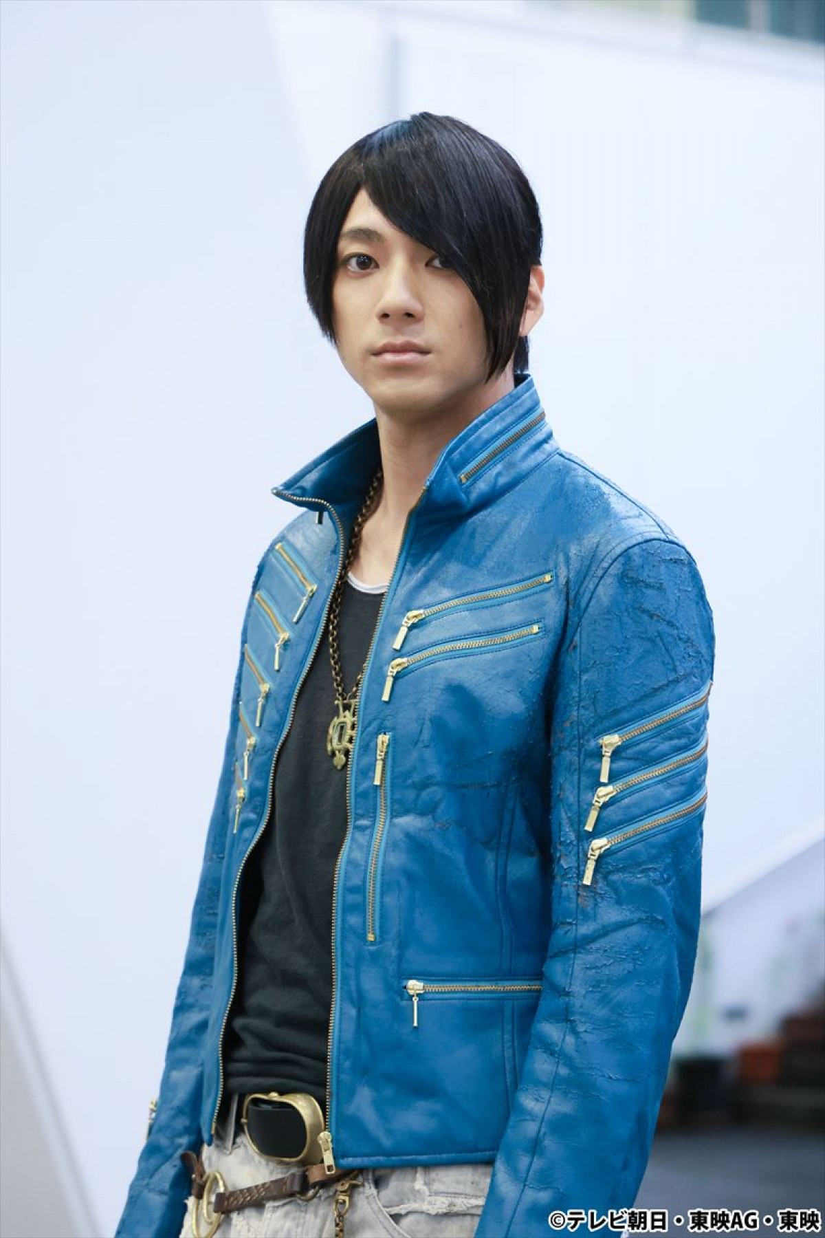 “ゴーカイブルー”山田裕貴、『ブンブンジャー』サプライズ出演！　後輩ヒーローを激励