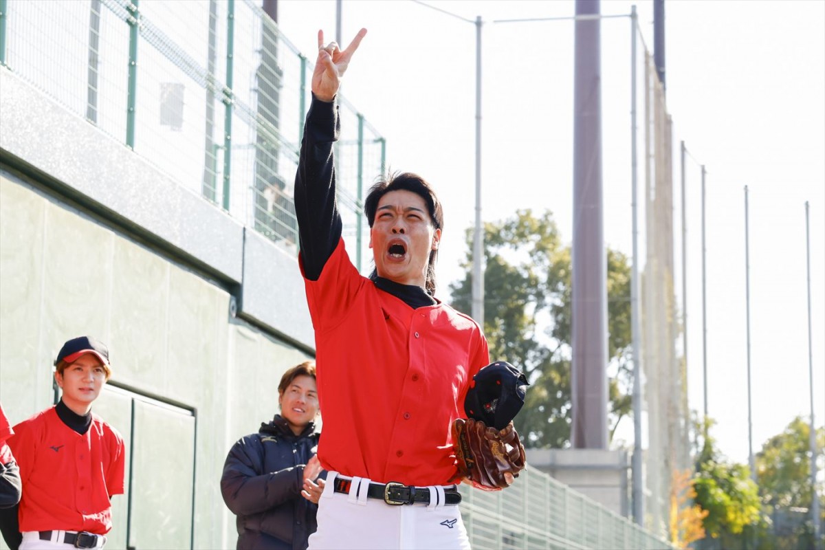 M‐1準優勝・バッテリィズ、佐藤隆太、鈴木福、高橋優斗、DeNA三浦大輔監らが野球対決に参戦！　あす放送『超アスリートvs芸能人』