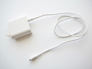 警視庁が“電源コードのまとめ方”を伝授！　絡みにくい方法が「超便利」と話題に
