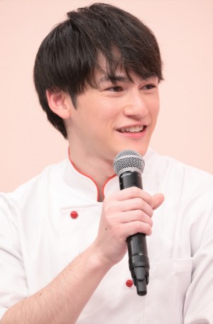 パース・ナクン、ドラマNEXT『パティスリーMON』記者会見に登場