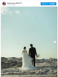 團遥香、バスケ日本代表・原修太との幸せいっぱいウエディングショット　※「團遥香」インスタグラム