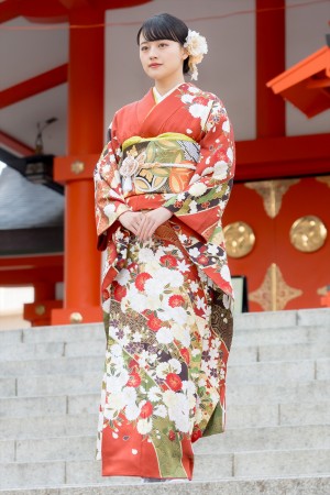 上坂樹里、「エイベックス・マネジメント・エージェンシー 新春参拝＆晴れ着お披露目会」に登場